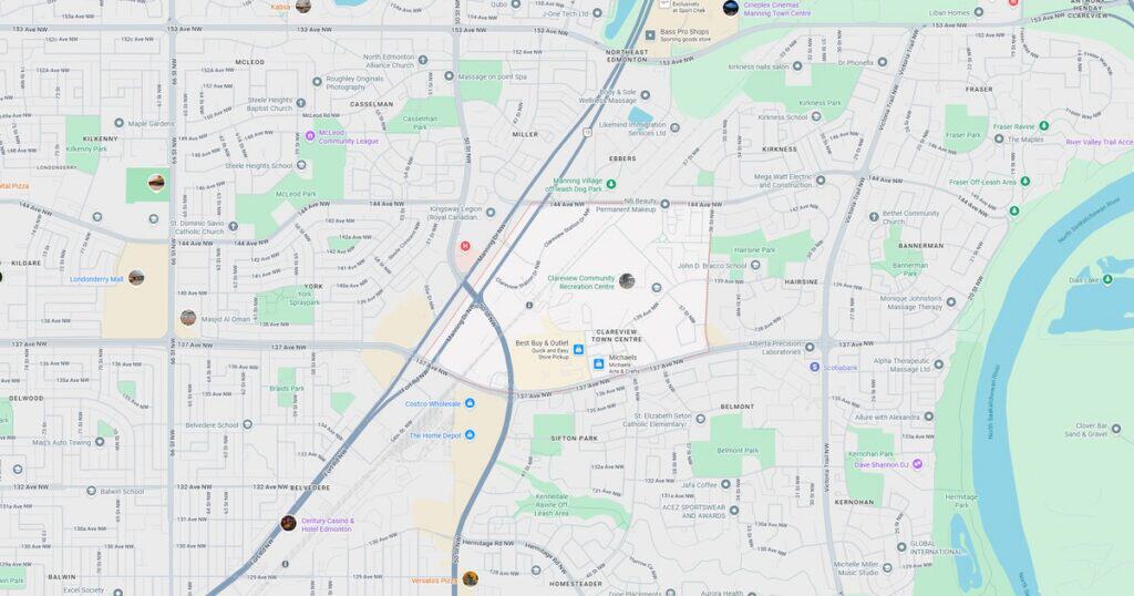 Detailed map of Cincinnati city center with streets, parks, and landmarks.
