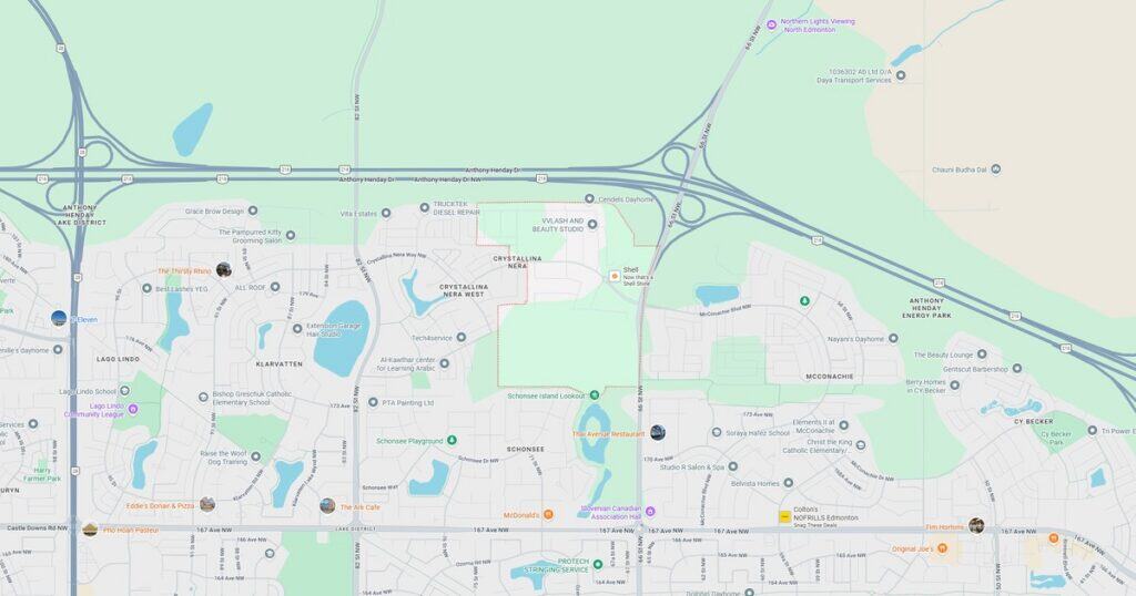 Detailed city map highlighting streets, water bodies, and district boundaries for navigation and urban planning.